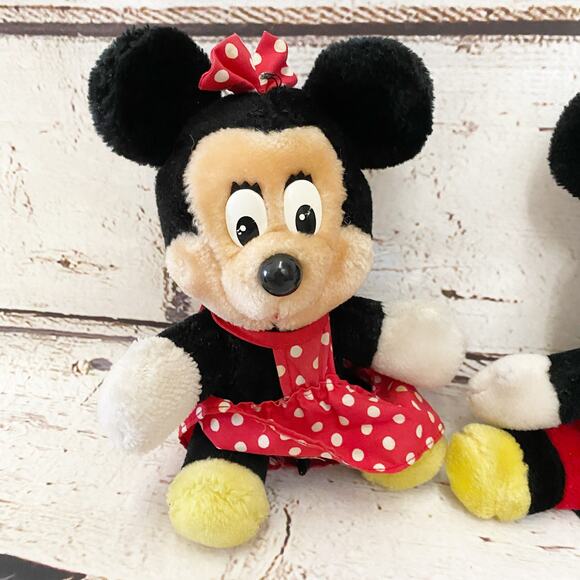 WALT DISNEY WORLD Vintage Mickey and Minnie Plush Set - Picture 4 of 7
